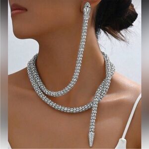 Serpanti Retro Punk Snake Chain
Necklace & Earring Set